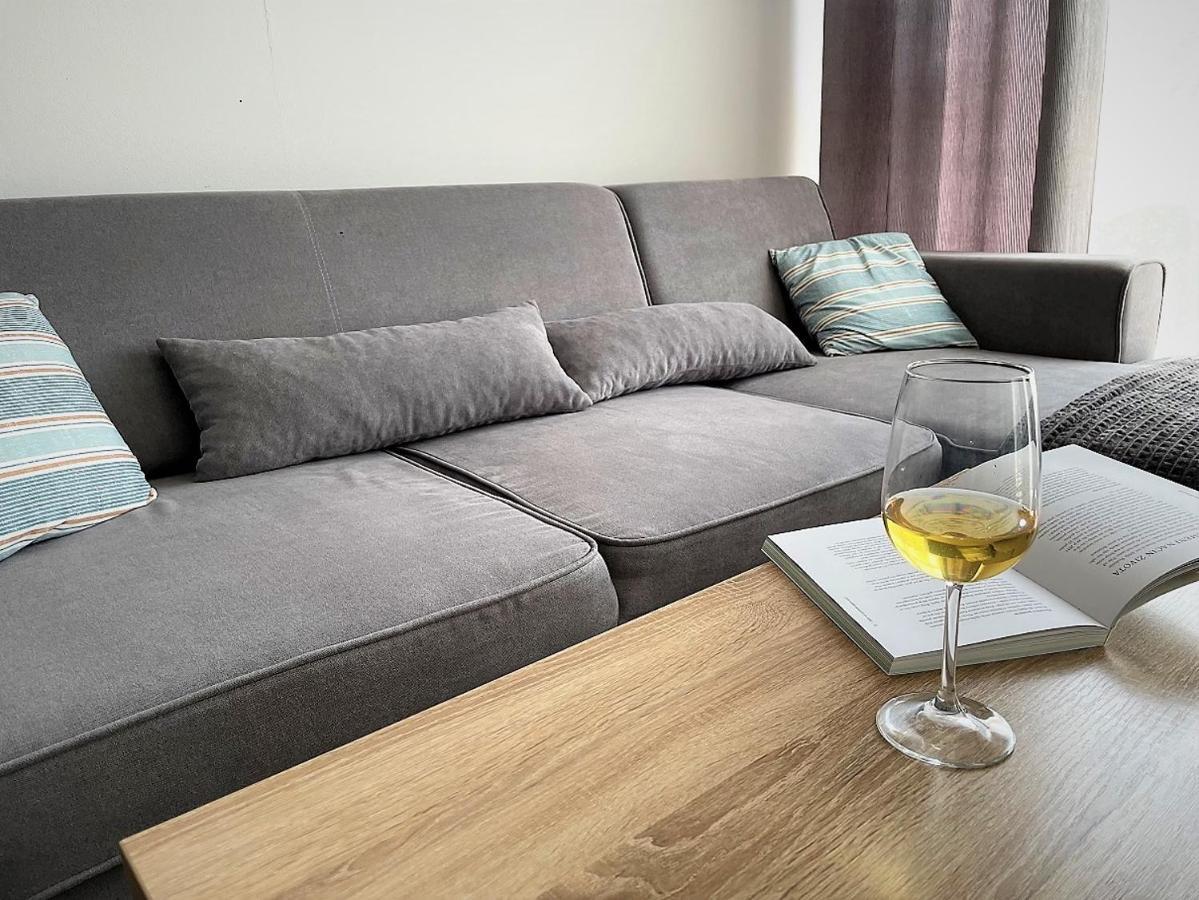 Giovanna Apartment With Terrace And Free Parking Pula Extérieur photo