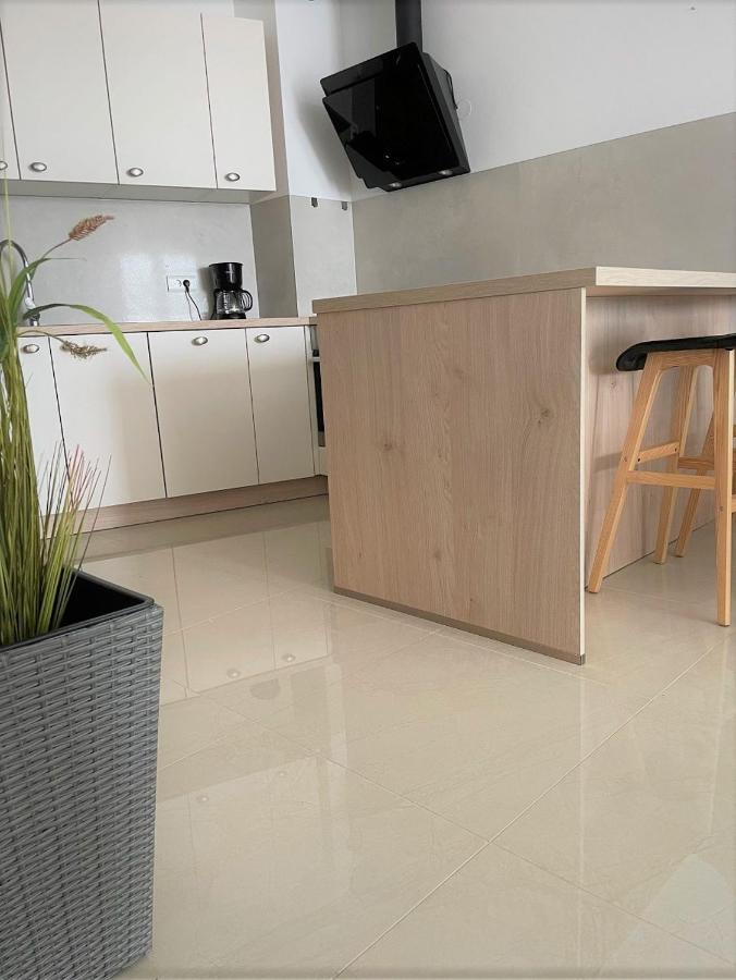 Giovanna Apartment With Terrace And Free Parking Pula Extérieur photo
